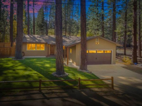 Luxury Single Level, Great Location, Hot Tub, Arcade